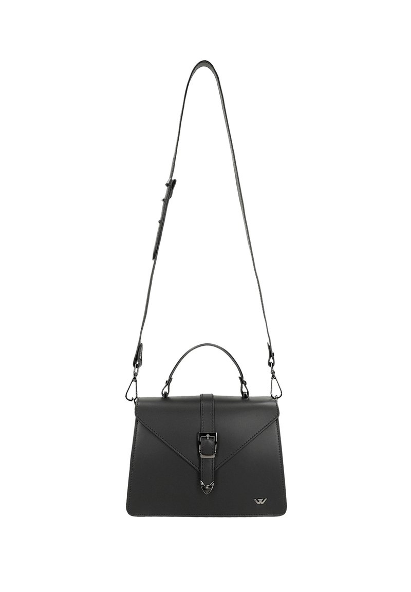 Černá kožená kabelka se strukturovaným designem, vybavená horní rukojetí a nastavitelným ramenním popruhem. Detail s přezkou na přední straně.