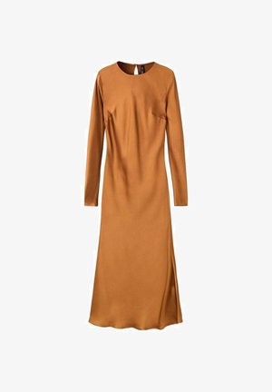 Pitkähihaista, ruosteenväristä mekkoa, joka on valmistettu sileästä kankaasta. Mekossa on pyöreä kaula-aukko ja hienovaraiset sivuaukot liikkumisen helpottamiseksi.