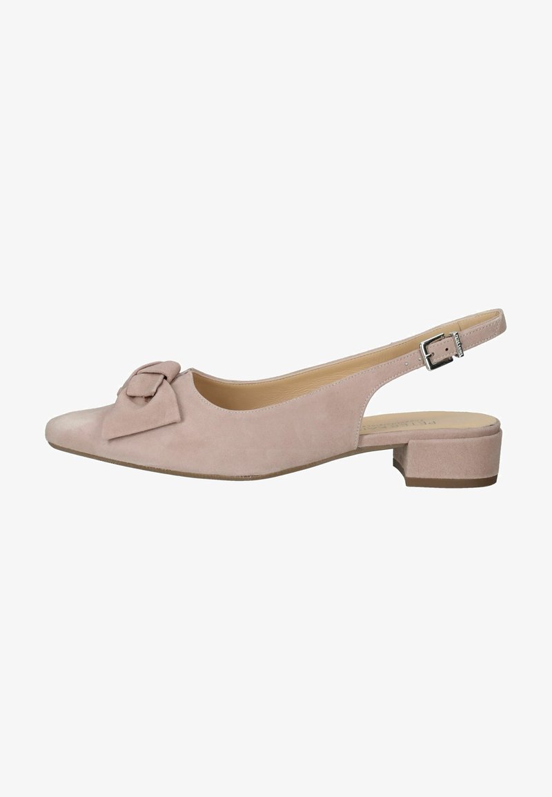 Chaussure slingback en suede rose avec un talon plat et un nœud décoratif sur le bout. Comprend une sangle à boucle pour un ajustement.