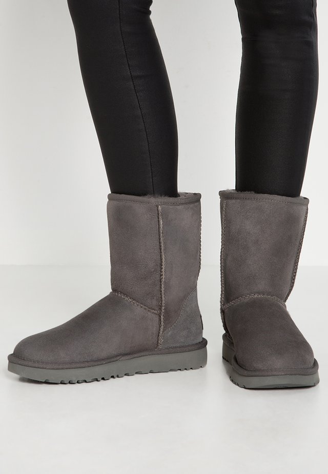 CLASSIC SHORT - Bottines - grey