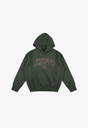 Zielona bluza z kapturem, z frontową kieszenią typu kangur i sznurkiem ściągającym, ozdobiona brązowym napisem "PROSTO" na klatce piersiowej.