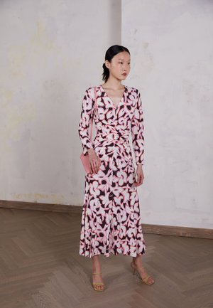 TIMMY DRESS - Jersey dress - cocoa brown