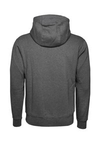 Šedá mikina s kapucí vyrobená z texturovaného fleecu, vybavená šňůrkovou kapucí, žebrovanými manžetami a rovnými lemy. Bez viditelných log nebo vzorů.