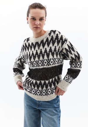 - Sweter
