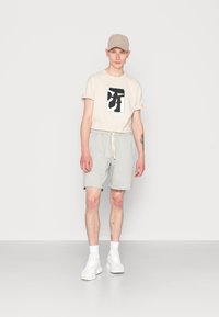 Pegador LOGO - Calções - washed heather grey