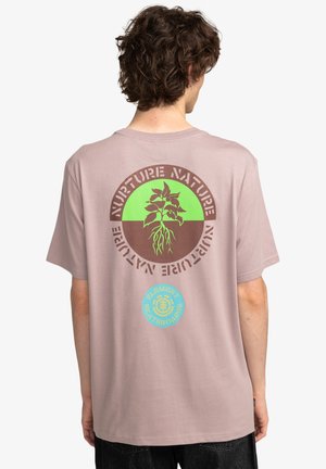 NURTURE - Print T-shirt - purple