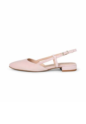 Zapato plano slingback de ante rosa claro con puntera puntiaguda, tira delgada con hebilla y tacón bajo de bloque.