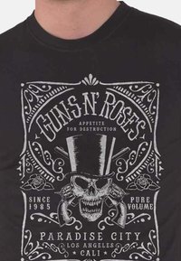 Paradiso Clothing GUNS N ROSES BOURBON LABEL GRAPHIC   - Print T-shirt - black
