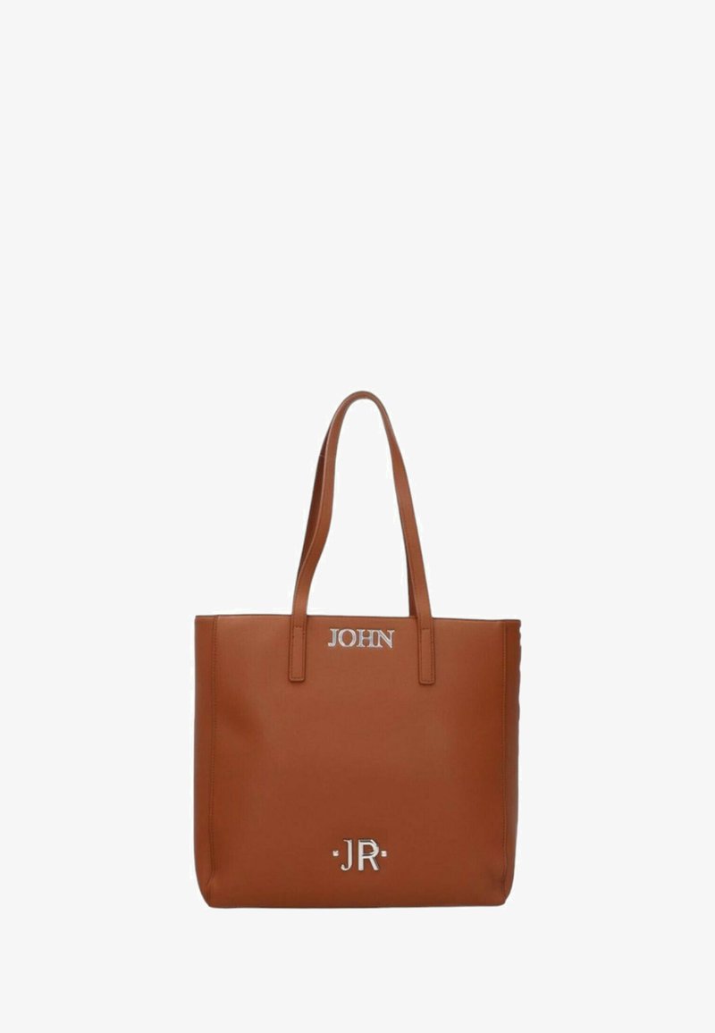 Borsa tote in pelle marrone con due manici. Presenta la scritta metallica "JOHN" e "JR" in argento sulla parte anteriore. Texture liscia, forma rettangolare.