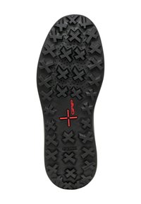 Suela de zapato de goma negra con un patrón de agarre texturizado y diseños elevados en forma de X. Notable logo rojo "GRIP" en el centro.