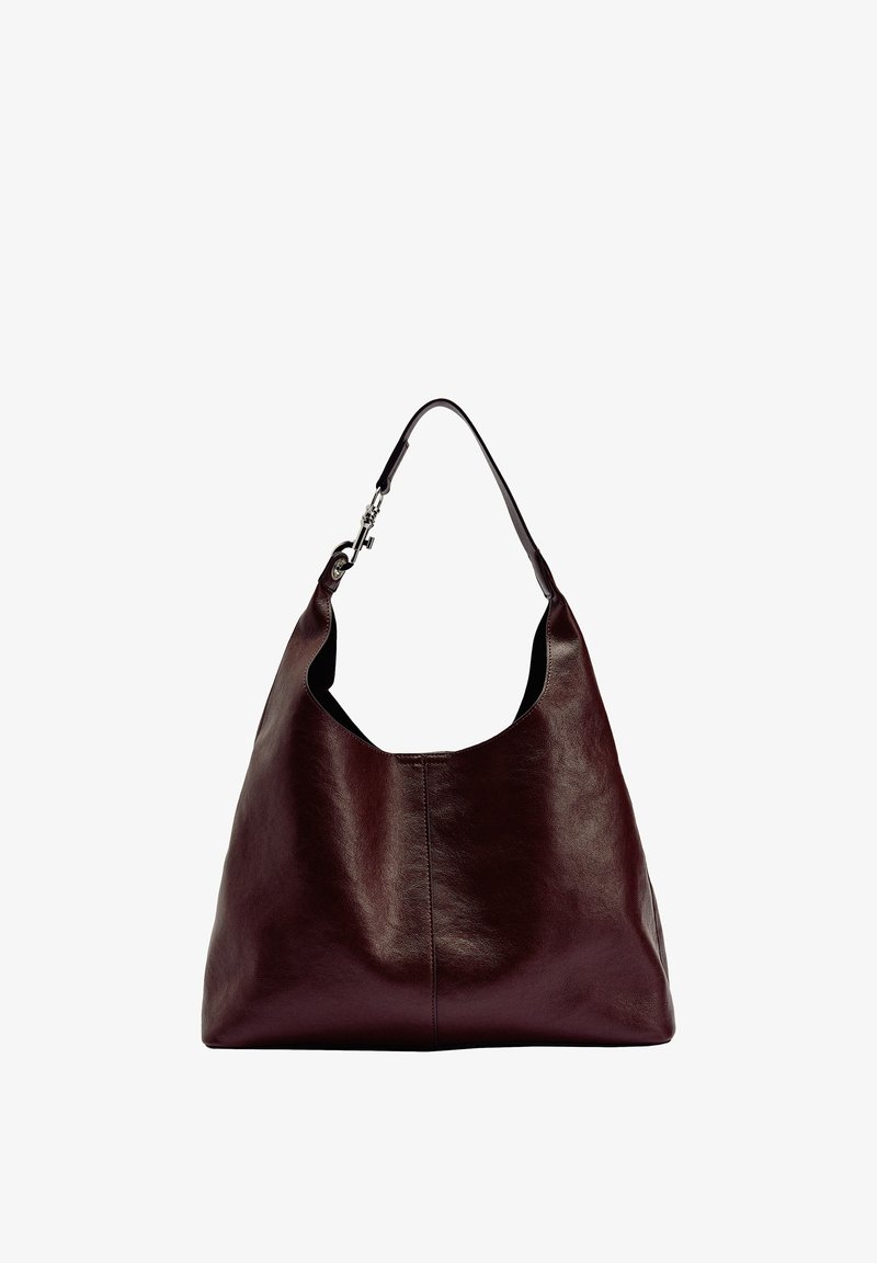 Burgundowa skórzana torba hobo o zaokrąglonym kształcie, z jedną rączką na ramię i subtelnym przeszyciem. Gładka faktura z minimalistycznym designem.