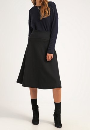 Falda acampanada - black