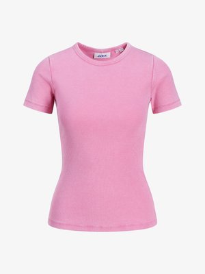 Roosa sooniku pusa ümmarguse kaelusega ja lühikeste varrukatega, mis on slim fit stiilis ja minimaalsete õmblusdetailidega. Brändi silt on nähtav.