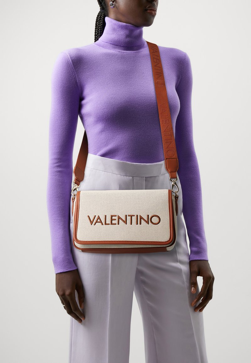 Valentino Bags CHELSEA Handtasche cuoio/multicolor/braun Zalando.de