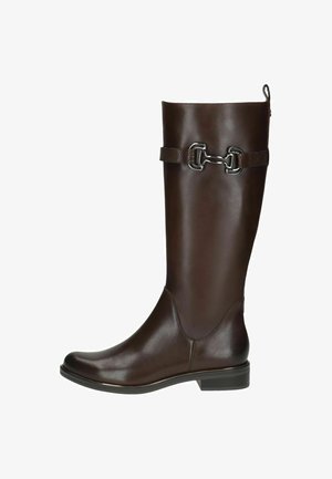 Bottes en cuir marron montantes avec une finition lisse, conçues avec une sangle décorative à boucle et un petit talon carré.