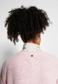 Rich & Royal Chaqueta de punto - light pink