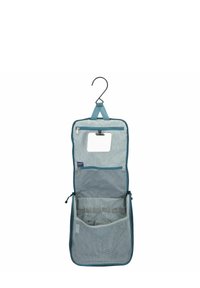 Organizador colgante en tela color aguamarina, con una parte superior con cremallera, un slot transparente para identificación y múltiples compartimentos con acentos de malla para visibilidad.