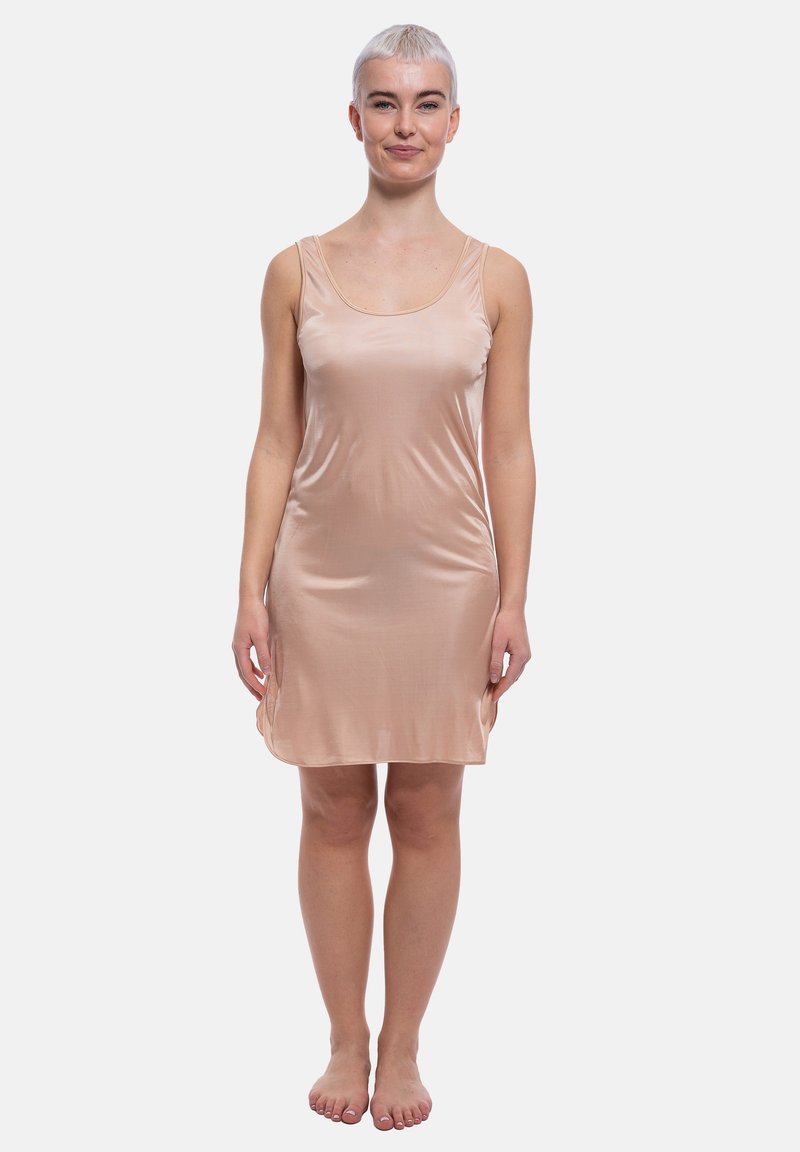 Abito sottoveste in raso rosa chiaro con scollatura a U e sottili spalline, caratterizzato da una texture liscia e orlo al ginocchio.