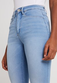 Jeans Skinny Femme ONLY - Modèle BB BJ13333 Noos - Taille 32/32 - Bleu Denim Clair - Coton Confortable