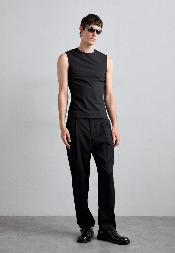 OFFICE ATTIRE CROPPED SUIT  - Top2