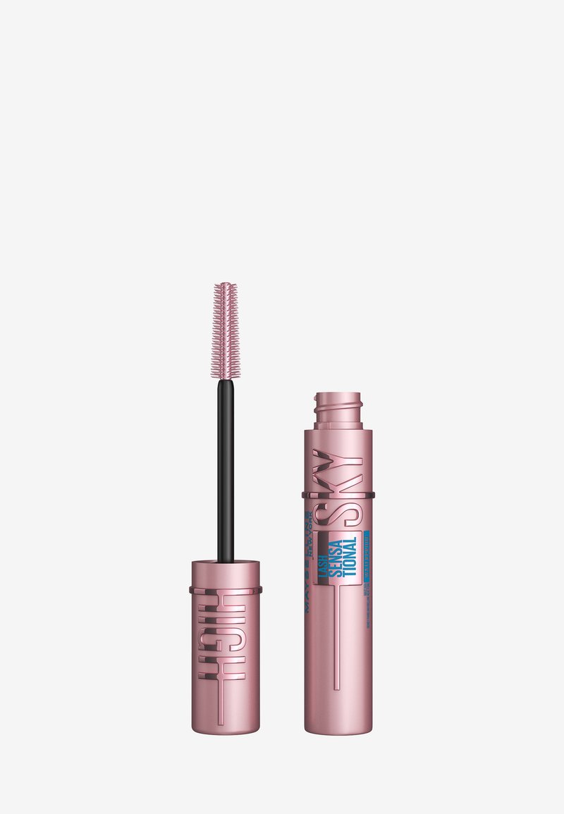 Mascara in een roze metallic tube; heeft een dikke wand met korte borstels. Het etiket toont blauwe tekst aan één kant. De dop schroeft goed vast.