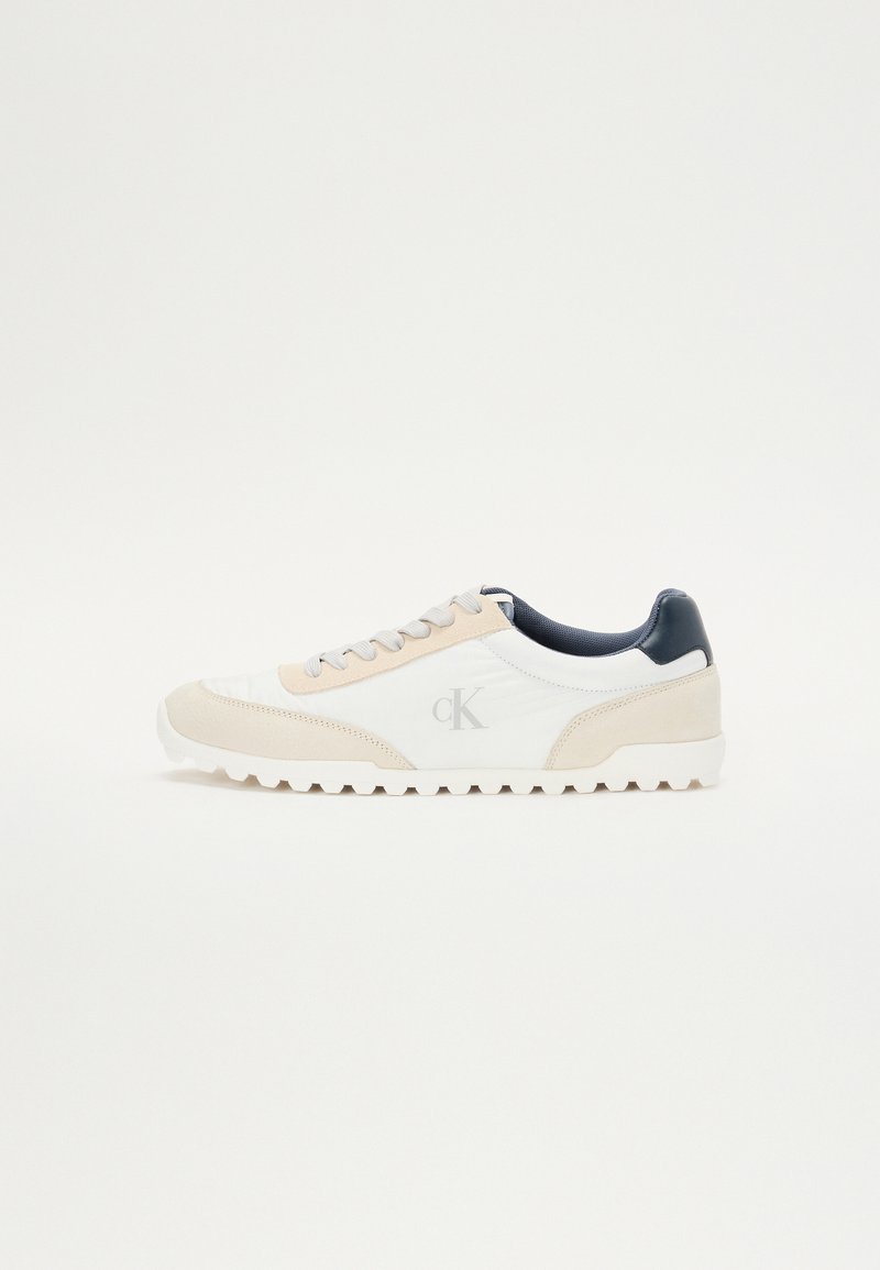 Calvin Klein Jeans - LOW PROFILE RUNNER  - Baskets basses - bright white/turtle dove/grisalle, Agrandir