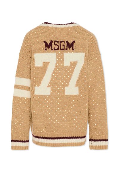 Beżowy sweter dziergany z ażurowym wzorem, z napisem "MSG" i "77" w ciemnym burgundzie oraz białymi paskami na rękawach i u dołu.