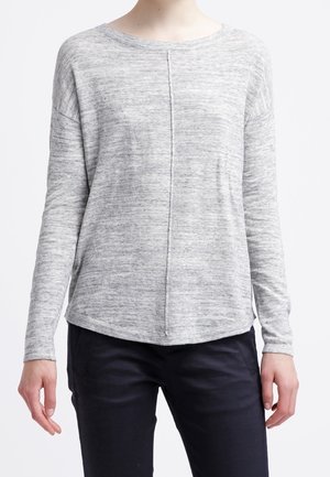 Heathergrijs top met lange mouwen, een ronde halslijn, zijnaden en een gebogen zoom. De stof heeft een zachte textuur en een licht, licht elastisch gevoel.