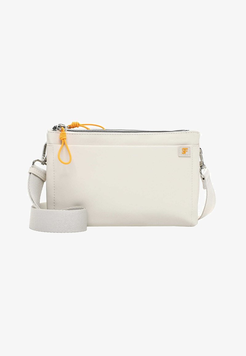 Maža stačiakampė balta rankinė per petį su priekiu kišenėle, sidabriniu užtrauktuku, geltona traukimo kilpa ir reguliuojamu audinio dirželiu.