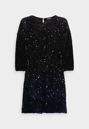 Sort palietkjole med trekvartlange ærmer, rund halsudskæring og kort længde.