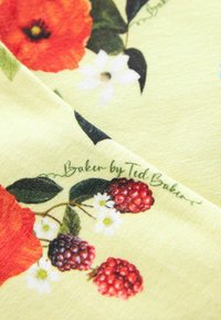 Baker by Ted Baker FLORAL SET - REGULAR FIT - Retuusid - püksid - yellow