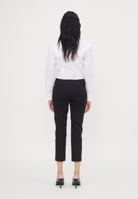 WEEKEND MaxMara Broek - black