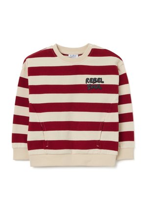 Sudadera a rayas con rayas horizontales rojas y crema, cuello redondo, aberturas laterales y texto en relieve "REBEL SOUL" en negro.