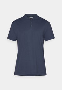 Polo cu mânecă scurtă, de culoare bleumarin, cu un guler dotat cu un fermoar scurt și un detaliu de branding subtil pe față. Textură de țesătură netedă.