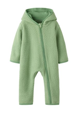 Combinaison polaire bébé verte douce à capuche, avec fermeture éclair devant et manches longues, conçue pour la chaleur et le confort.