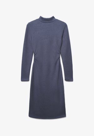 Langärmliges, knielanges, dunkelblaues Kleid mit hohem Ausschnitt und gerafftem Taillendetail, auf einem weißen Hintergrund ausgelegt.