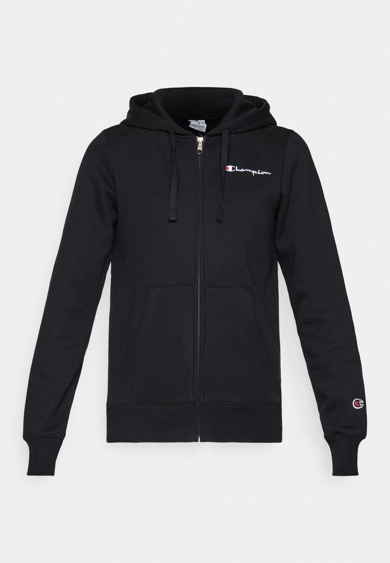 Felpa nera con zip, cappuccio con cordino, tasche frontali e logo sul lato sinistro del petto. Tessuto morbido, polsini e orlo a coste.
