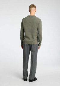 Selected Homme SLHDANE STRUCTURE CREW NECK - Svetr - vetiver