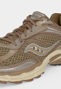 Saucony PROGRID OMNI 9 UNISEX - Αθλητικά παπούτσια - saddle/eggshell