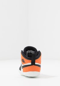 Jordan 1 CRIB UNISEX - Vysoké tenisky - sail/black/starfish