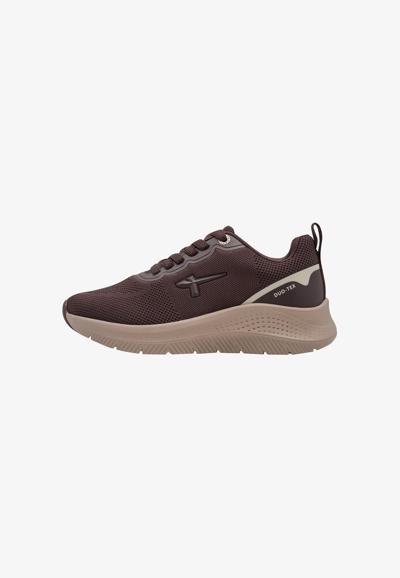 Chaussure de sport marron foncé avec une tige en maille, semelle épaisse beige, fermeture à lacets à l'avant, logo latéral et marquage "DUO-TEX" sur la zone du talon.