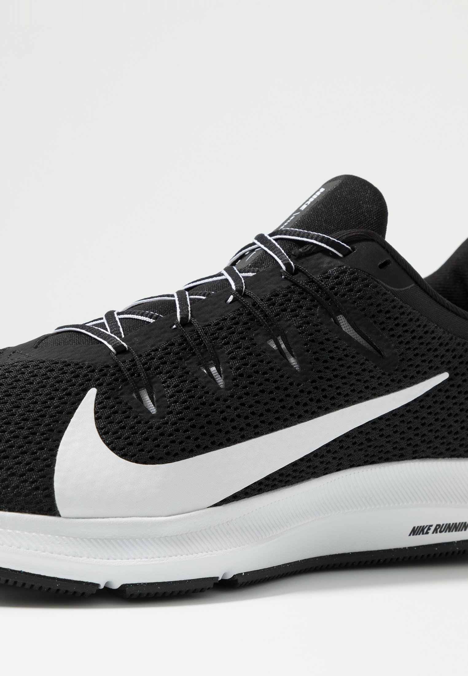 Nike Performance QUEST 2 Nøytrale løpesko blackwhite Nike Performance QUEST 2 Nøytrale løpesko blackwhite