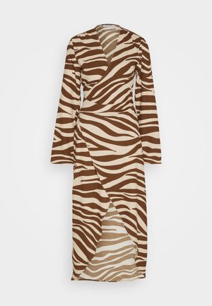 NA-KD WAIST DETAIL DRESS - Rochie maxi - brown/white