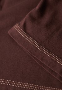 Superdry & Co CONTRAST STITCH POCKET  - T-shirts basic - washed brown