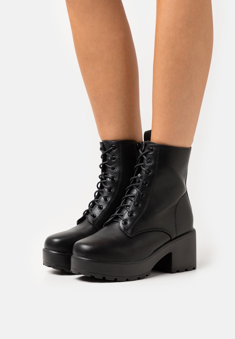 Koi Footwear GIN PLATFORM MILITARY BOOTS - Šņorējami puszābaki - black