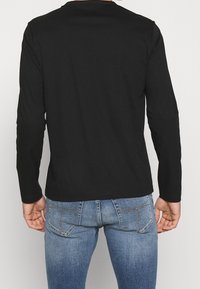 Tiger of Sweden Långärmad tröja - black