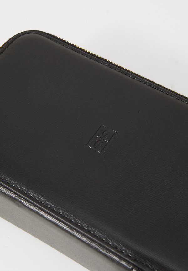 AYA MAKEUP - Wash bag2