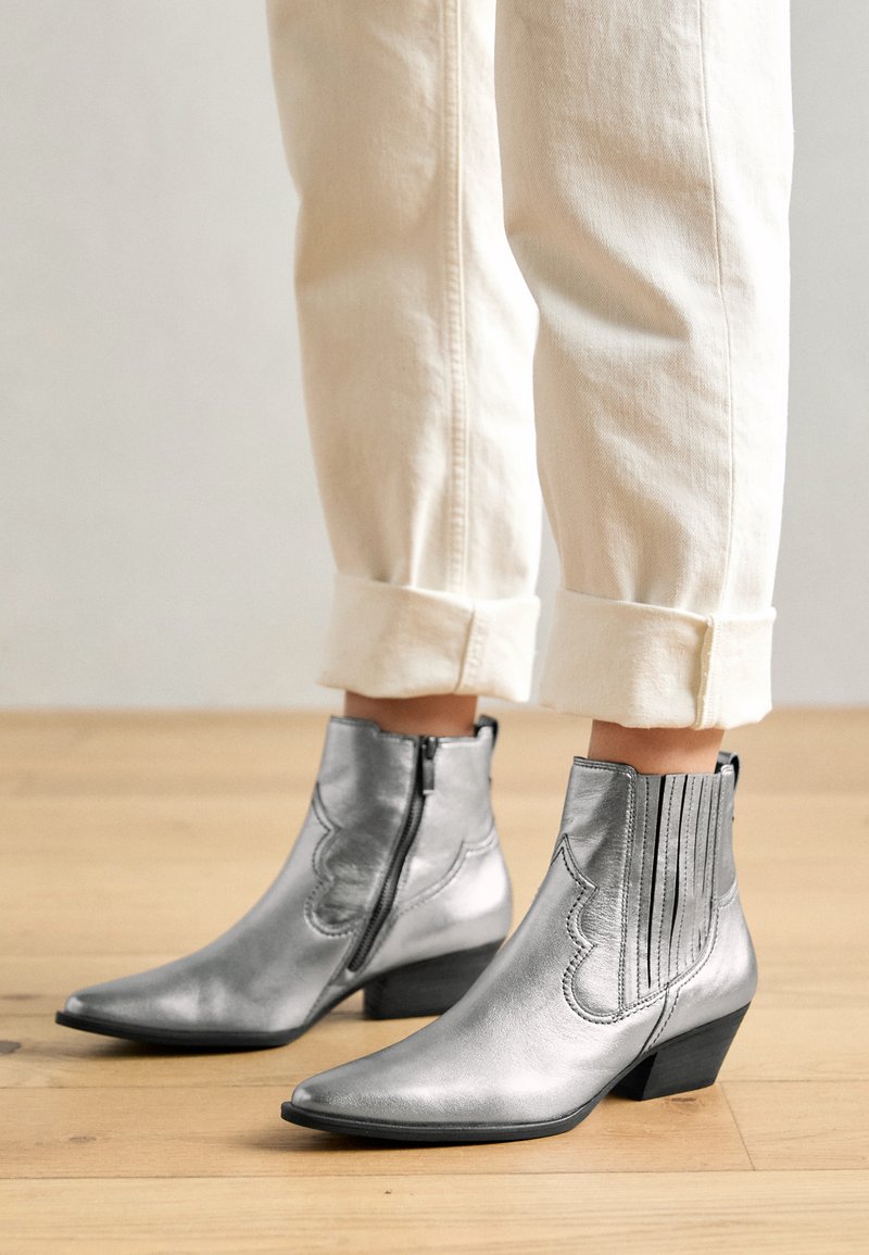 Sam Edelman Winona Ankle Boot in Natural | Lyst