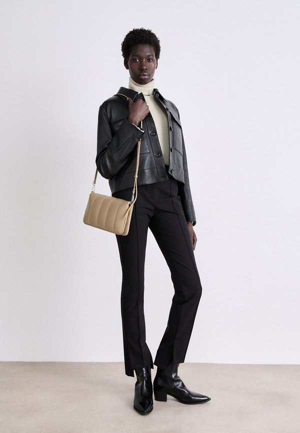 LINE QUILT SHOULDER BAG - Handbag - amphora3