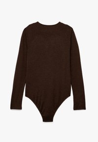 Brązowy bodysuit z długim rękawem i okrągłym dekoltem, wykonany z miękkiego, elastycznego materiału. Posiada zwężany dół i gładkie, bezszwowe wykończenie.